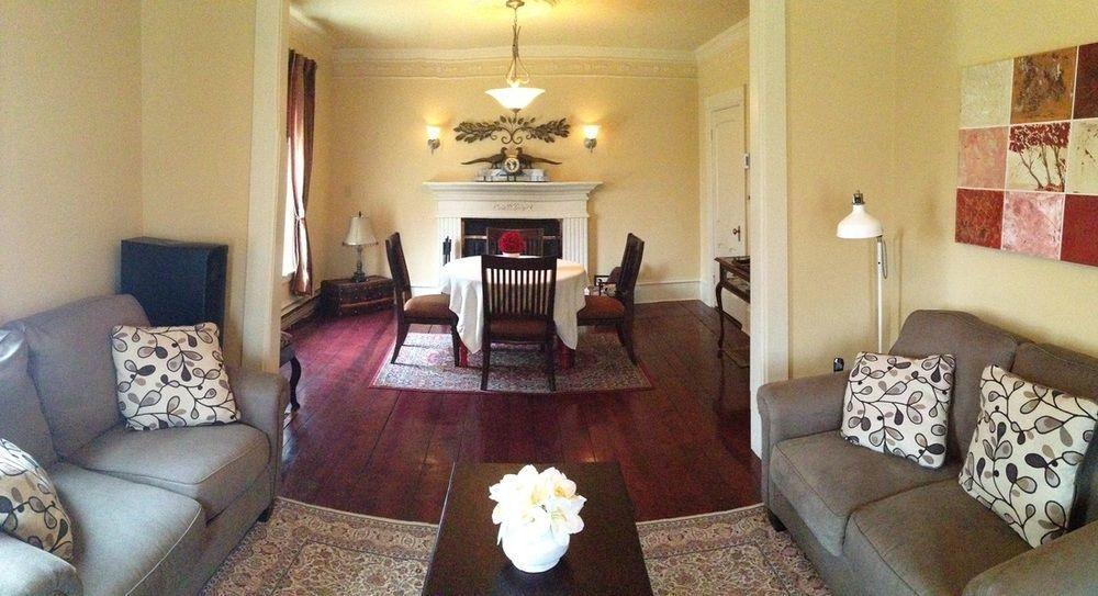 B&B Hillhouse Lac-Brome Exterior foto